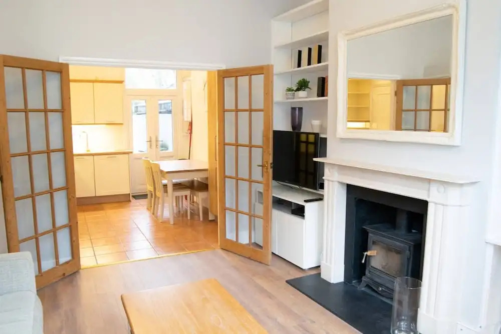 2 Bedroom Apartment Close to Clapham Junction Station