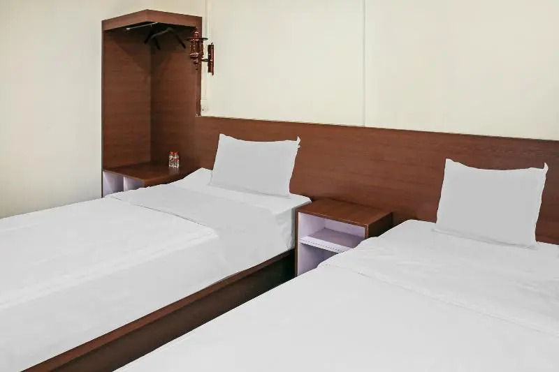 OYO 90221 Makarim Guest House Syariah