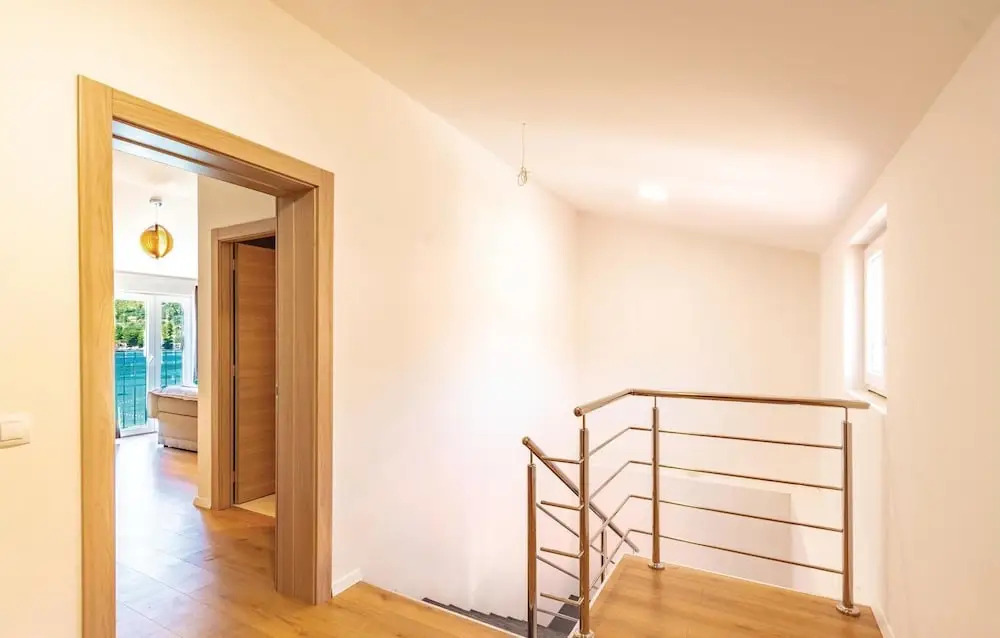 Nice Home in Zuljana With Wifi and 5 Bedrooms