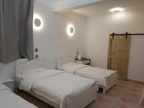 Dali Ancient Town Zhijue No.205 Guesthouse