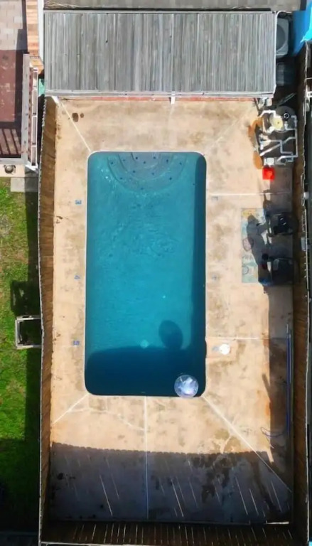 Private Townhome w/ private pool 1 block to beach 3 Bedroom Home by RedAwning