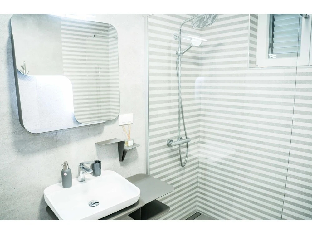 Modern Villa Roko For 6 Persons With Whirpool In Trogir Near The Beach