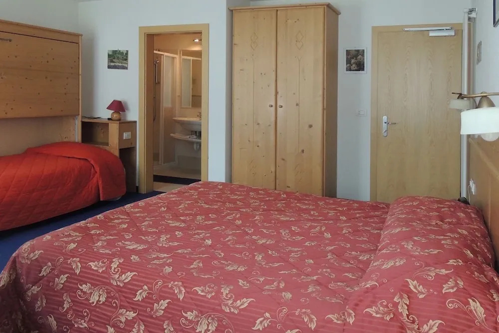 Liz Hotel & Apartments