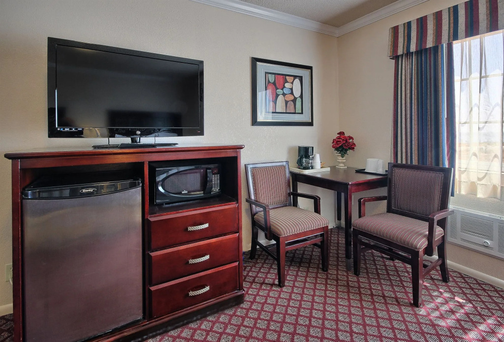 Sea Breeze Inn - San Simeon