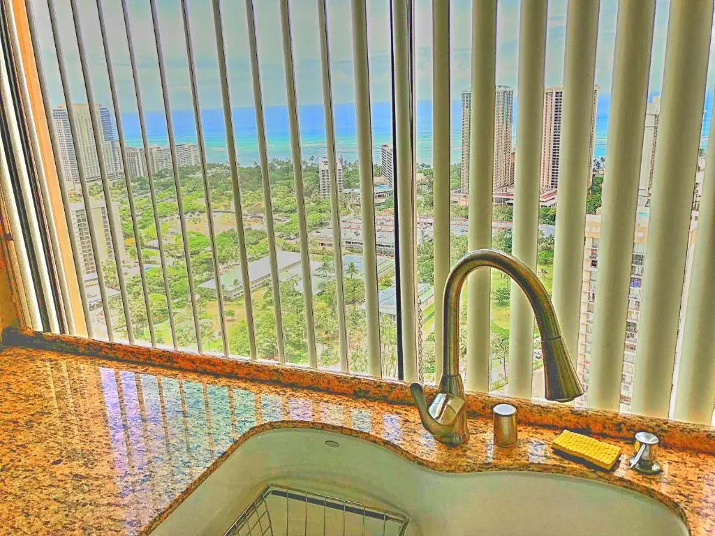 Hawaiian Monarch Penthouse 3bedroom