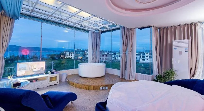 Dali Cozy Blue Inn