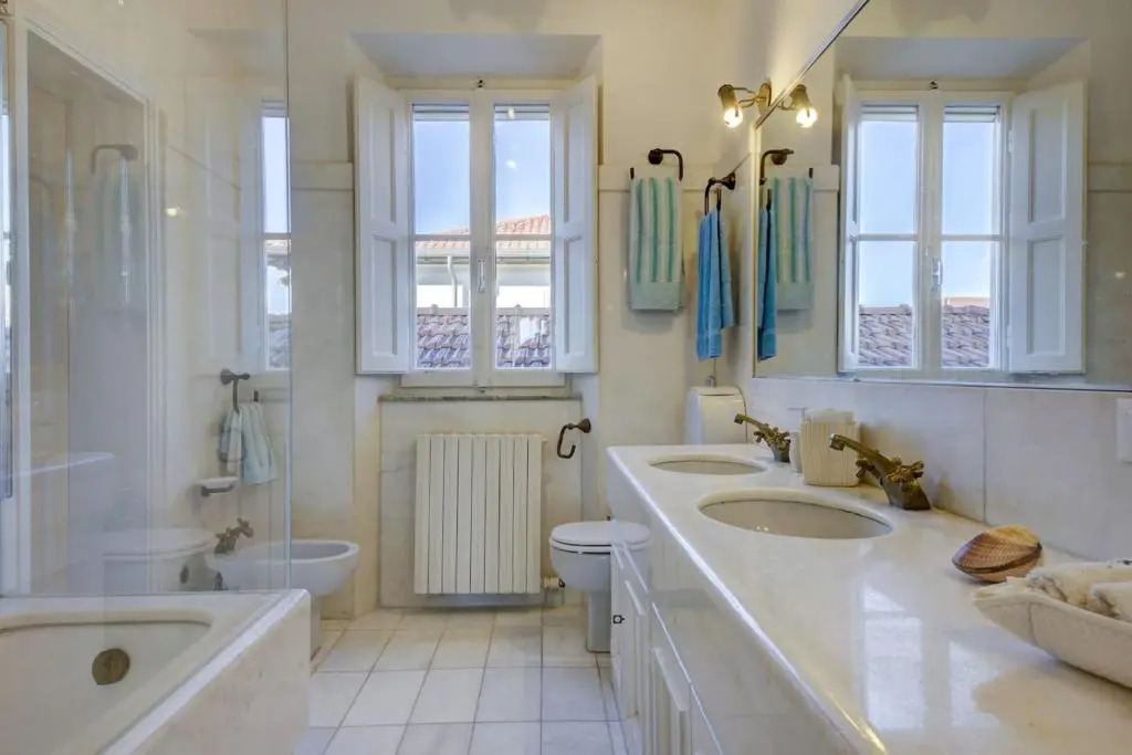 Apartment with 3 bedrooms in Forte dei Marmi with wonderful sea view furnished balcony and WiFi 100 m from the beach