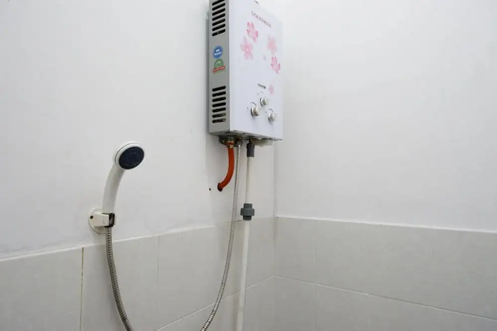 RedDoorz near Teleng Ria Beach