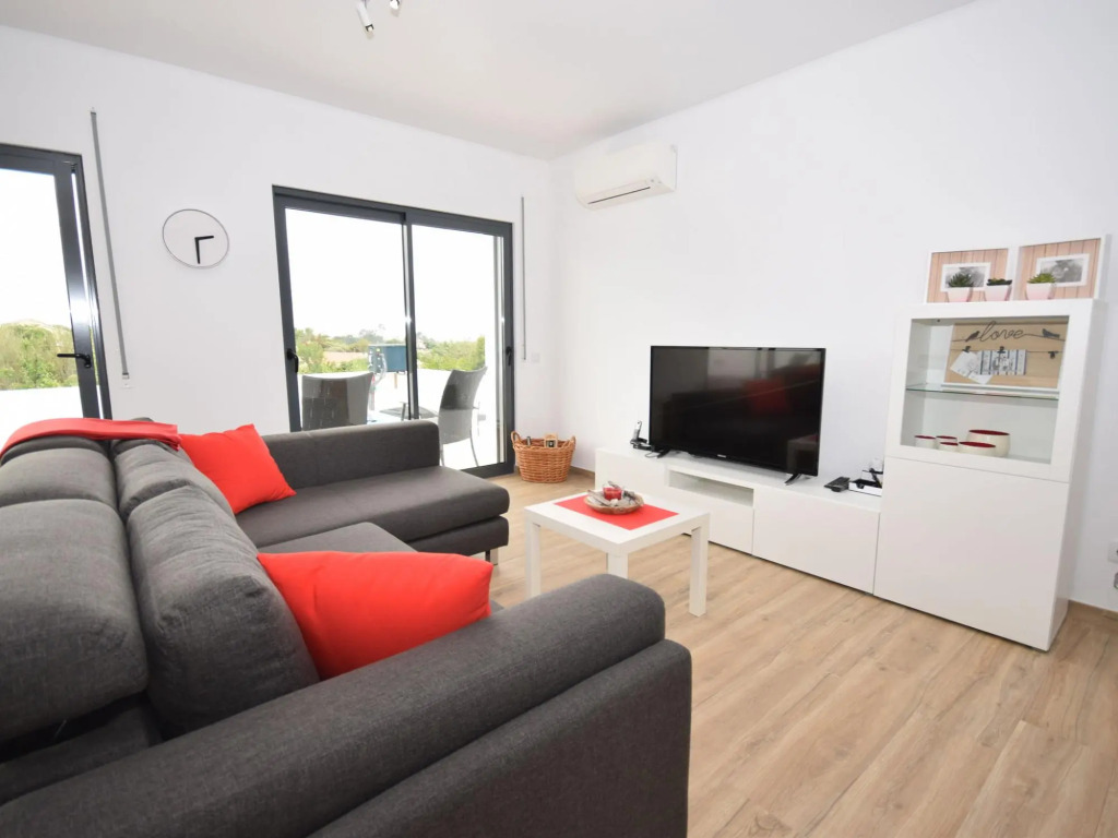 Comfortable Villa in Coto With Swimming Pool