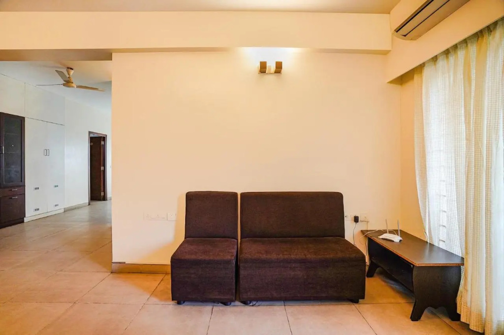 FabHotel Home Tree Service Apartment