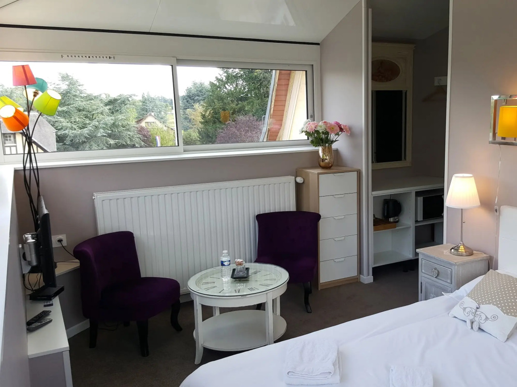Le Castel Guesthouse