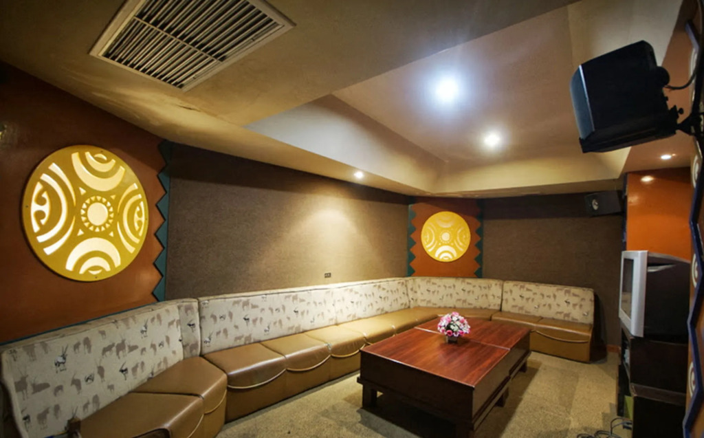Dhevaraj Hotel