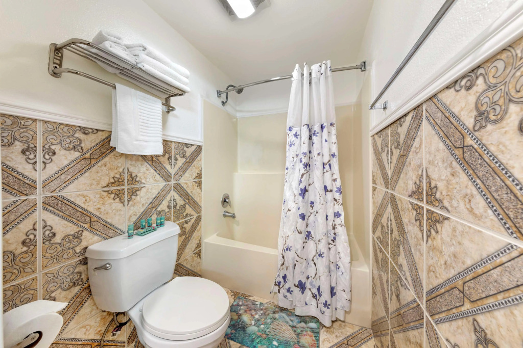 Best Western Harbour Inn & Suites Huntington - Sunset Beach
