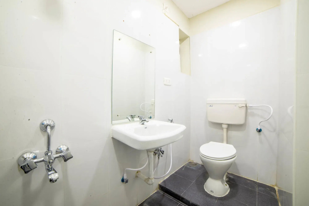 Jeyanthilal Apartment by OYO Rooms