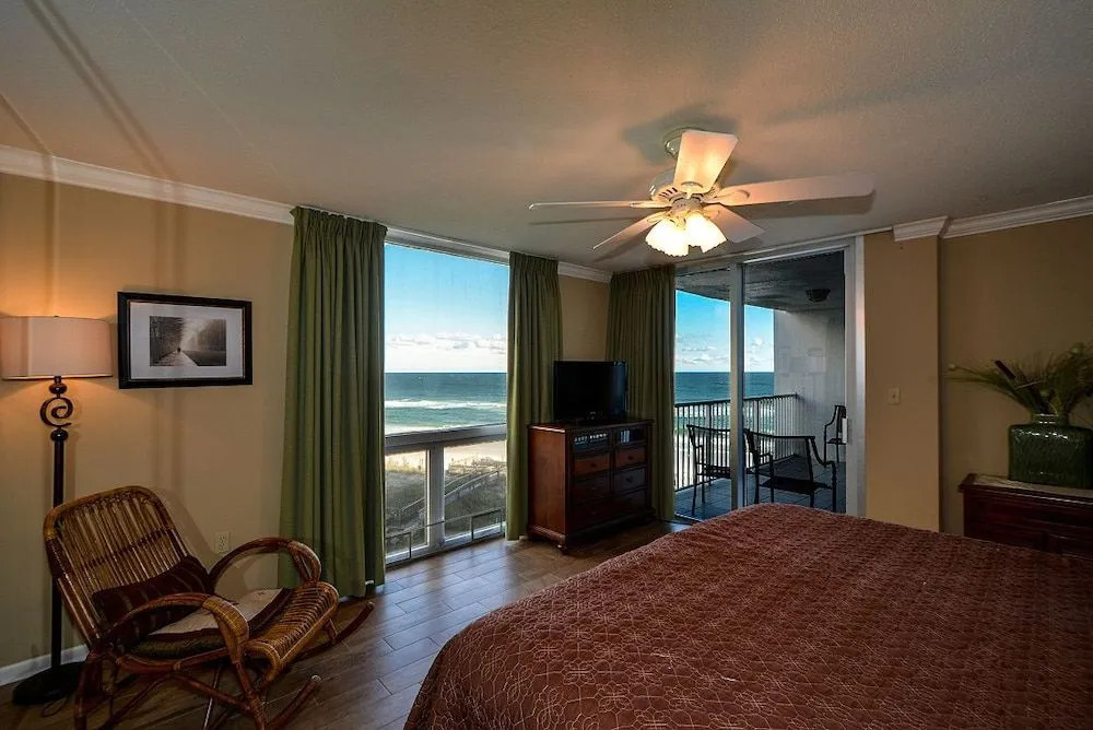 Shoreline 2054 Condo by RedAwning