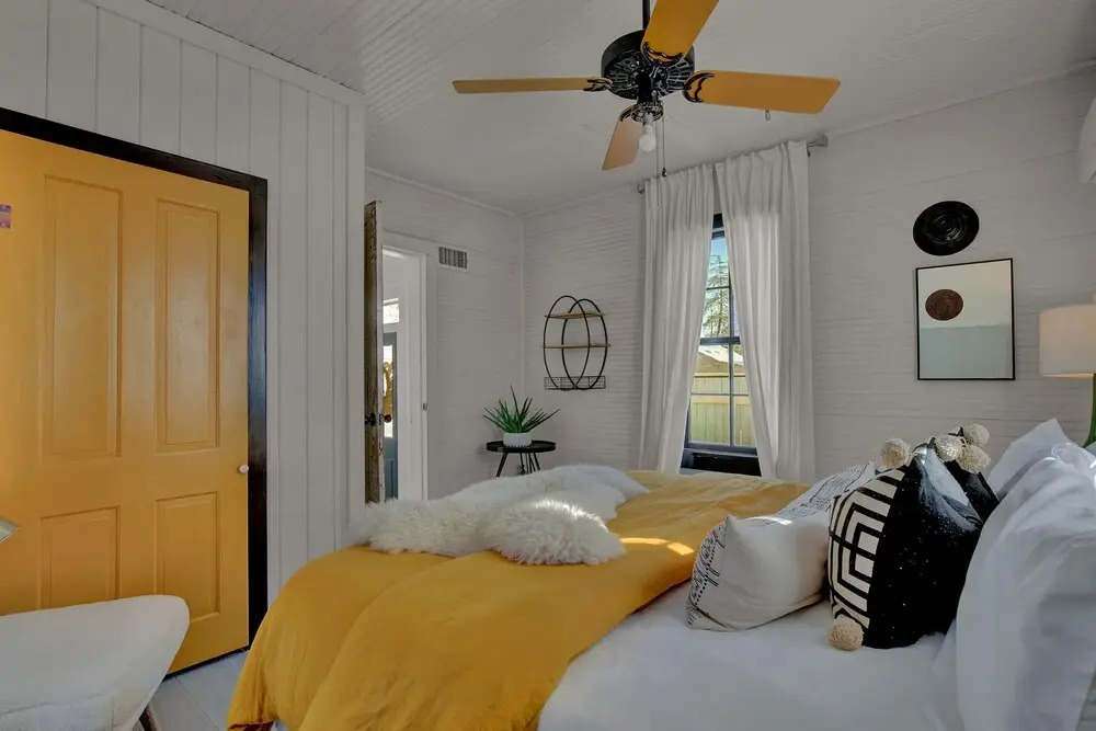 Gorgeous Home 1 Blk From Main w/ Hot Tub & Fire Pit!