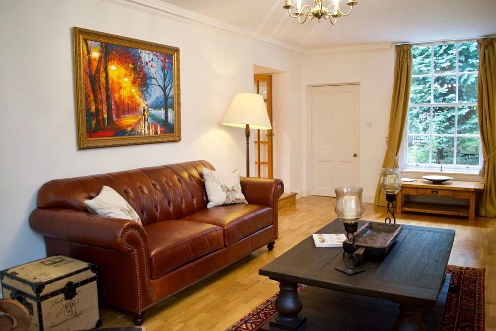 Spacious Cottage in Edinburgh