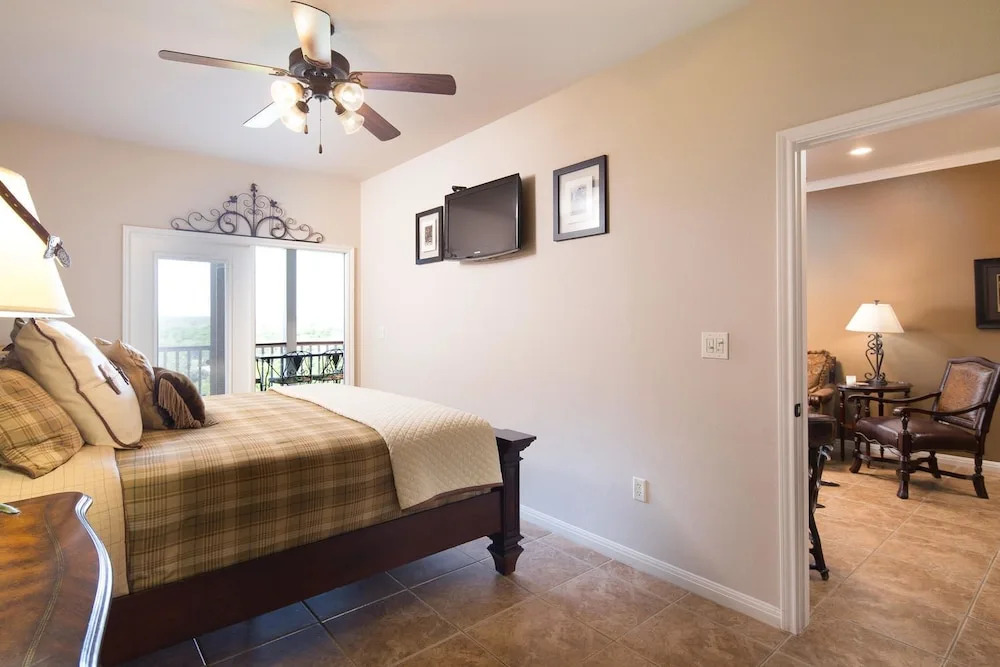 Rio Hacienda Vg306 3 Bedroom Condo by RedAwning