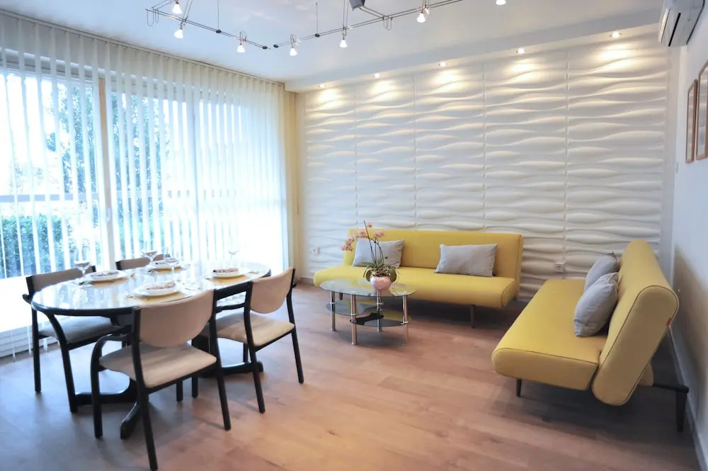 Hillside Premium Apartments