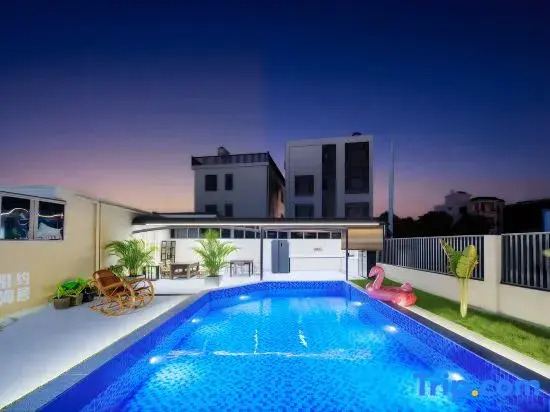 Floral Hotel· Tinghai Hotel (Lingshui Center Avenue Store)