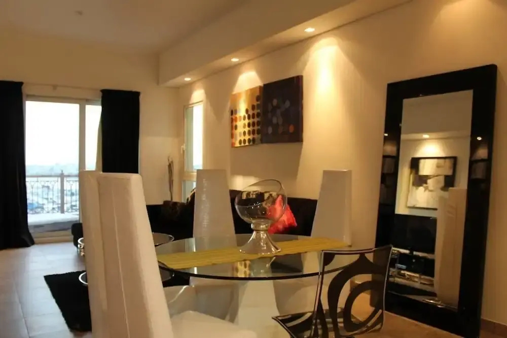 Yanjoon Holiday Homes - Marina Residence