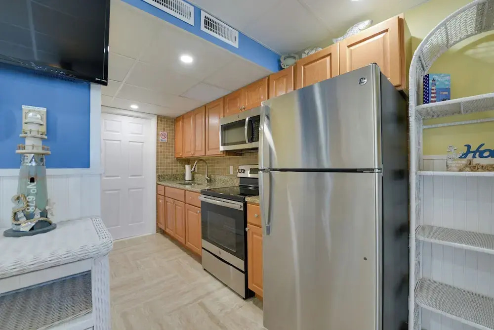 Updated Oceanside Condo - 5 Miles to Cape May!