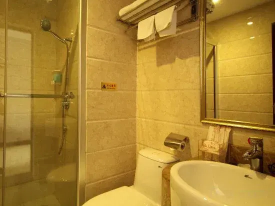 Junlin Hotel (Yangshuo West Street Central Plaza Branch)