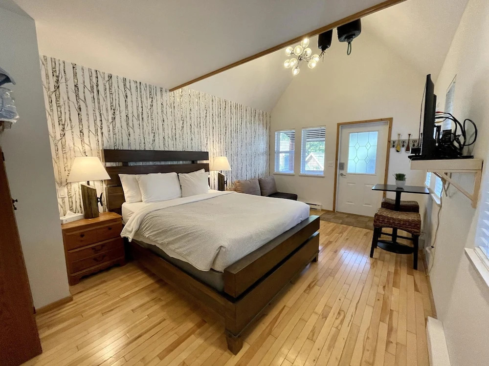 West Coast Cabin