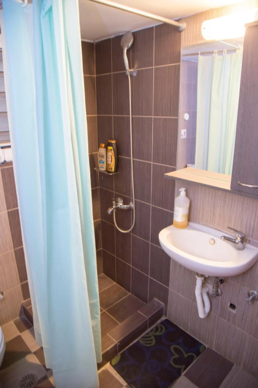 aris apartment