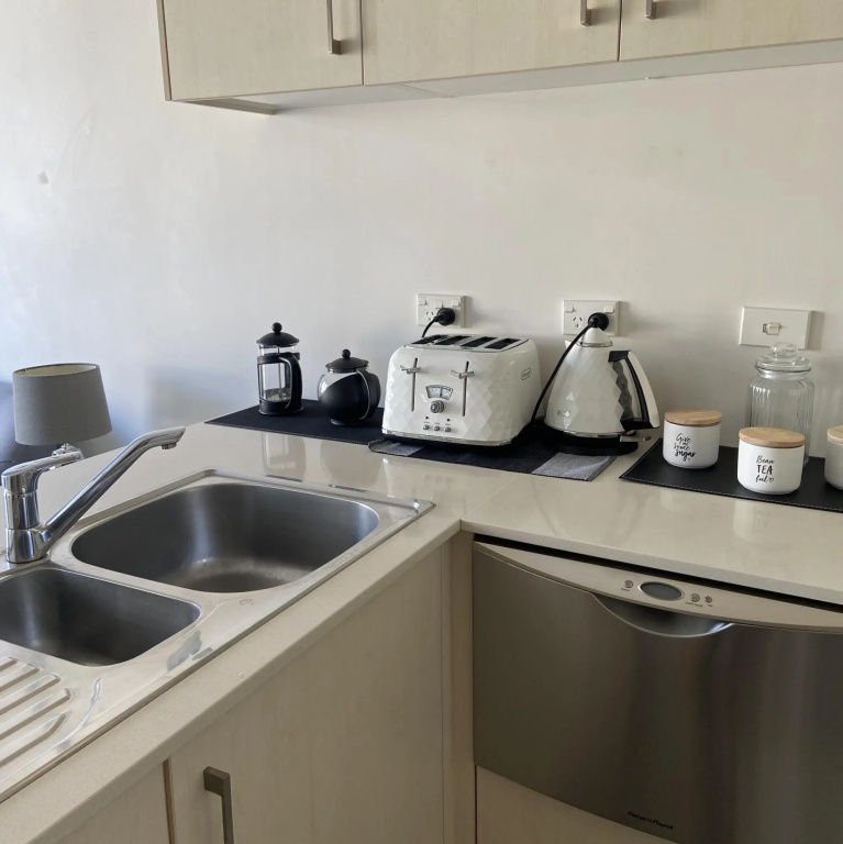 Luxury one bed in the heart of the CBD *FREE WIFI*