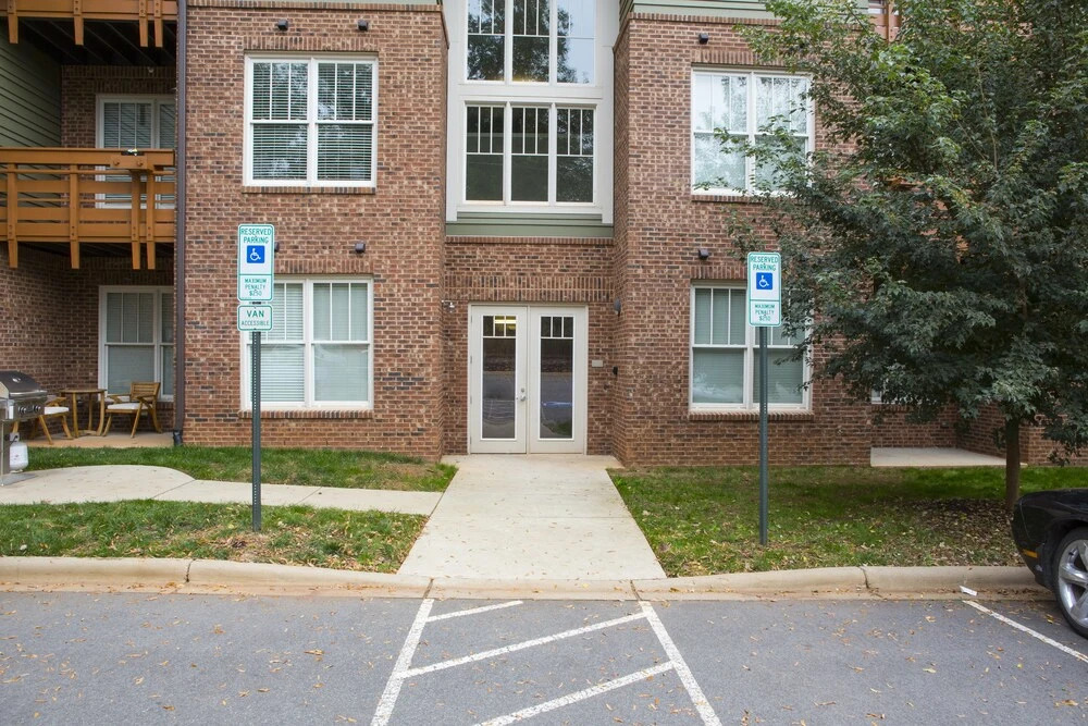 Wesley Heights Studio 1 BR Apts by Frontdesk