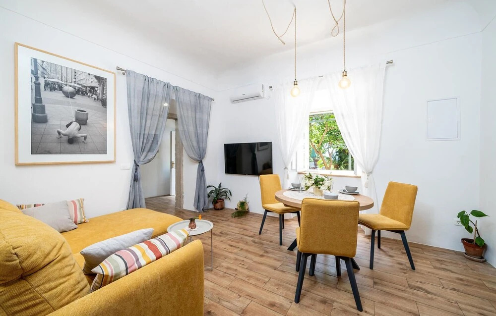 Nice Apartment in Dubrovnik With Wifi and 1 Bedrooms