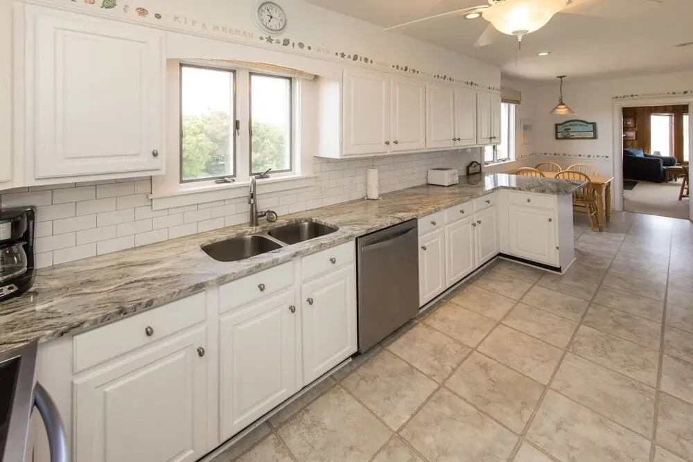 Harshaw Beach House 6 Bedroom Home by Redawning