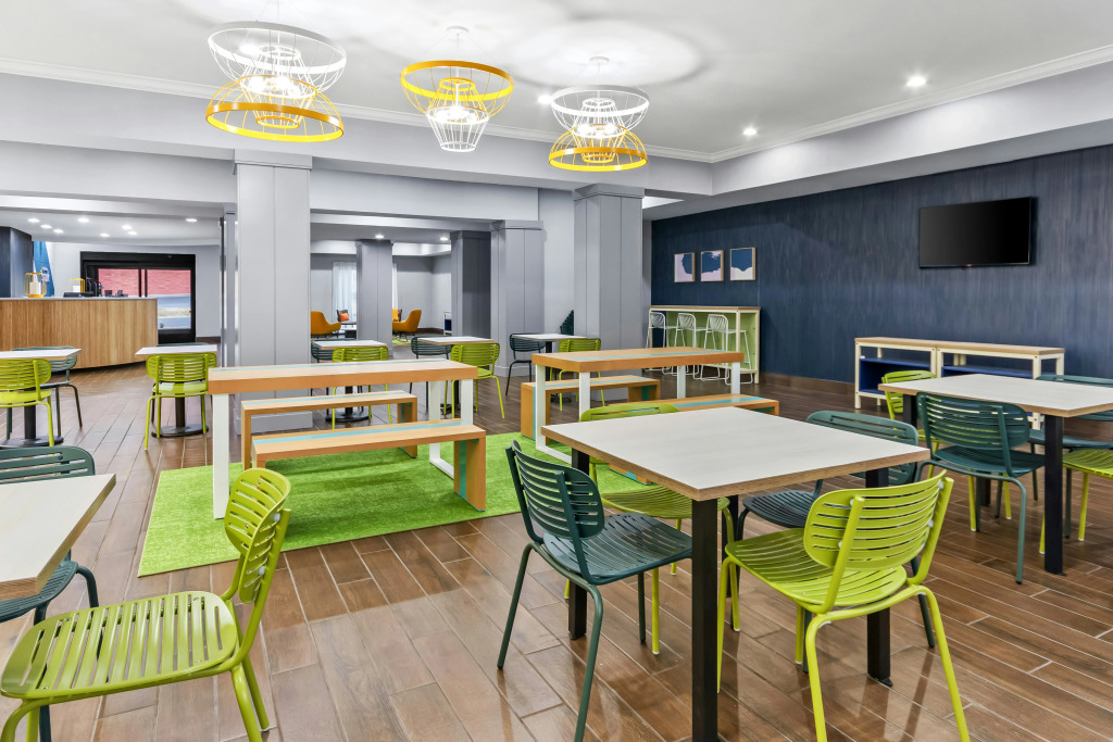 Spark by Hilton Cincinnati Fairfield