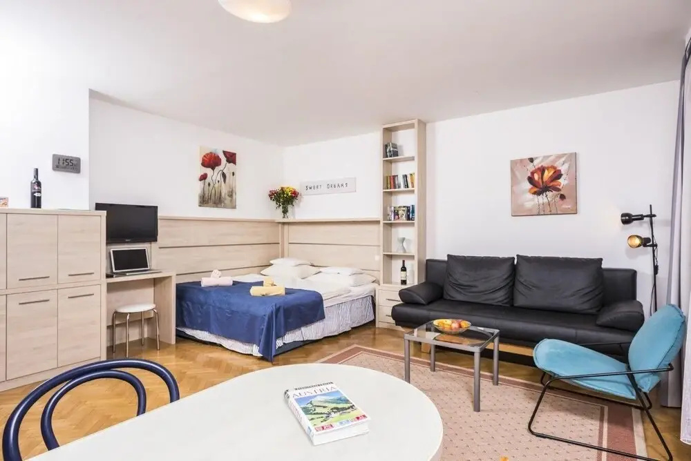 Ruhiges Apartment mit Balkon #r26