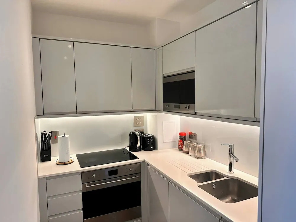 Cozy one Bedroom With a Big Balcony and Parking