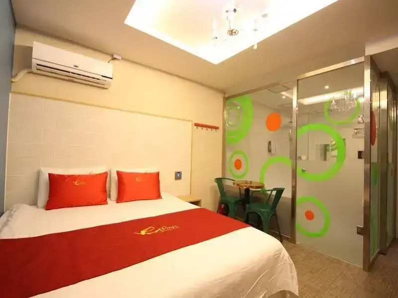 EDGAR Hotel
