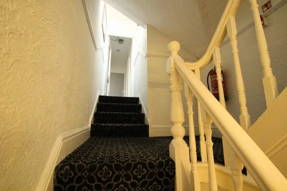 OYO Hotel 33