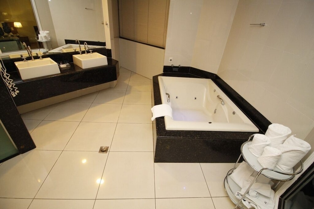 Actuall Convention Hotel