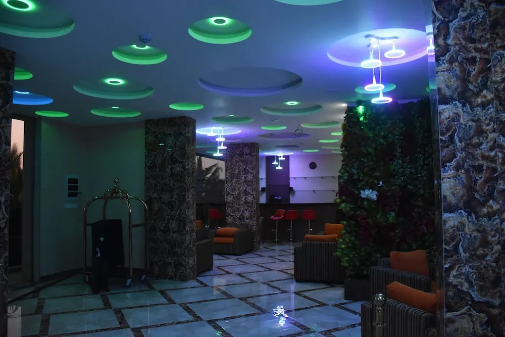 Ocean Queen hotel