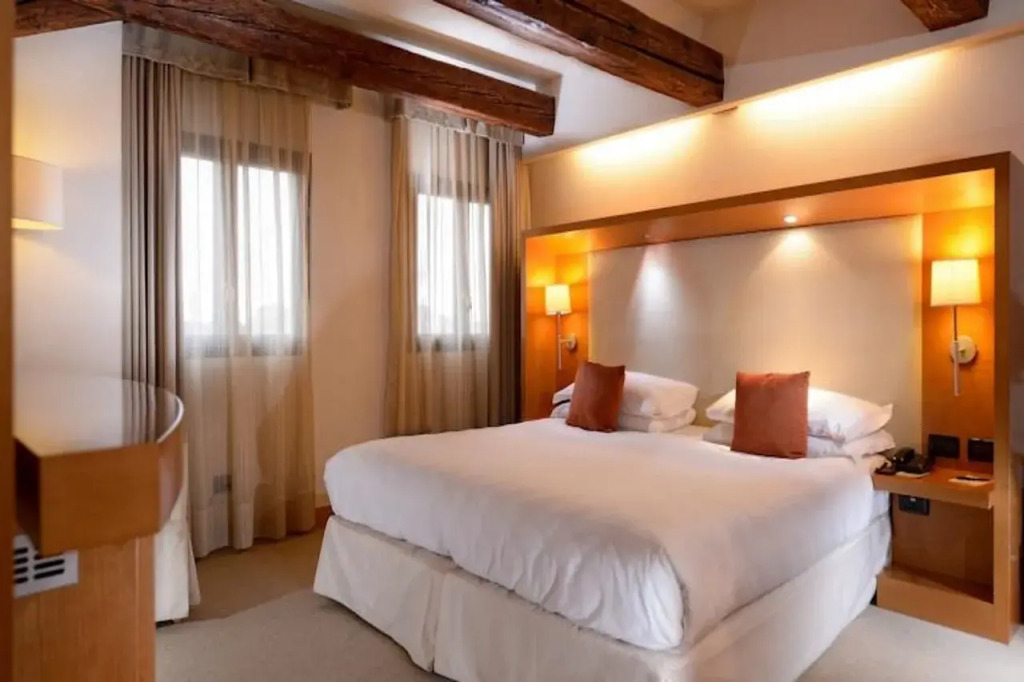 Venice Roulette Hotel