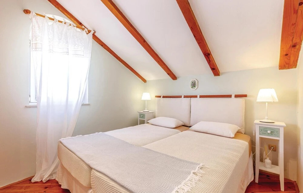 Amazing Home in Dramalj With Wifi, 2 Bedrooms and Outdoor Swimming Pool