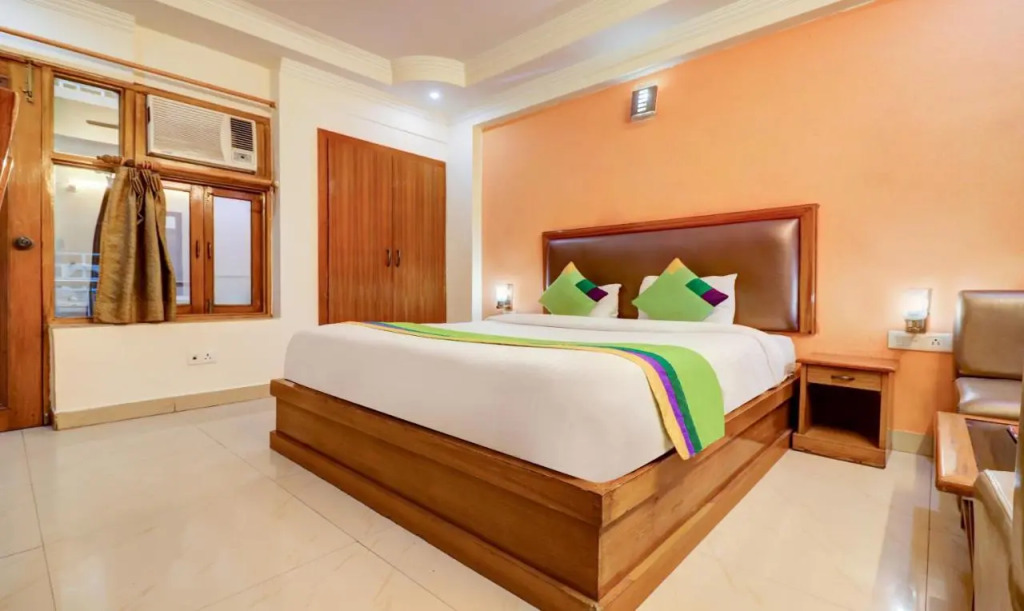 Treebo Calista, Patel Nagar