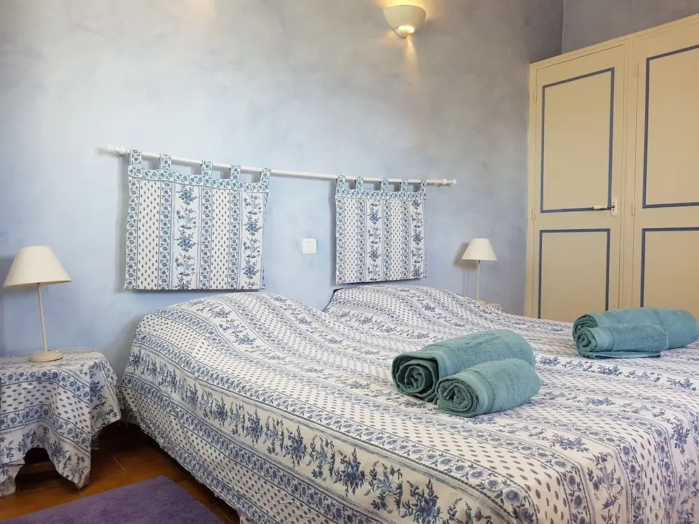 Luxurious Villa With Heated, Private Pool and Panoramic Views of the Luberon