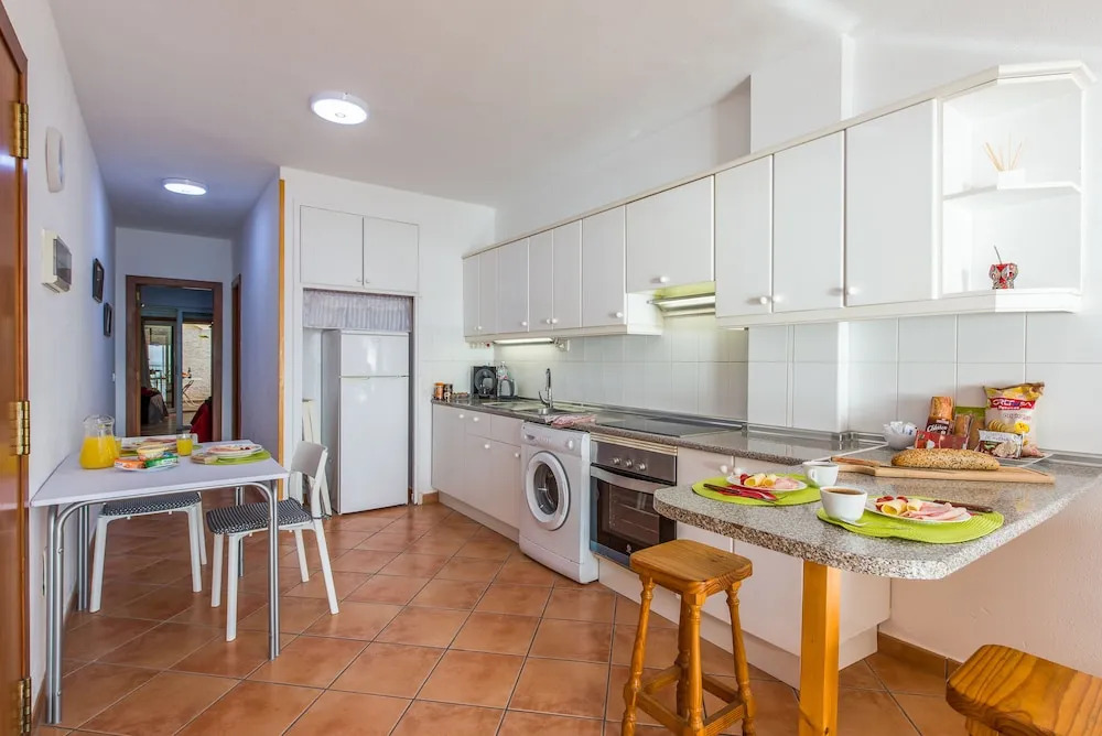 1b. Wonderful Apartment with Sea View in Playa De Las Vistas