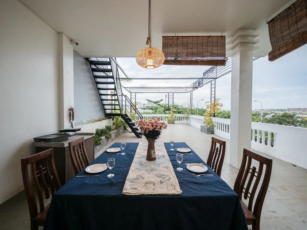 Cafe & Homestay 1986