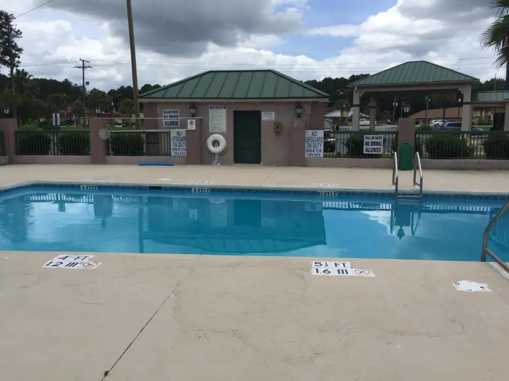 Econo Lodge Inn & Suites Hardeeville I-95