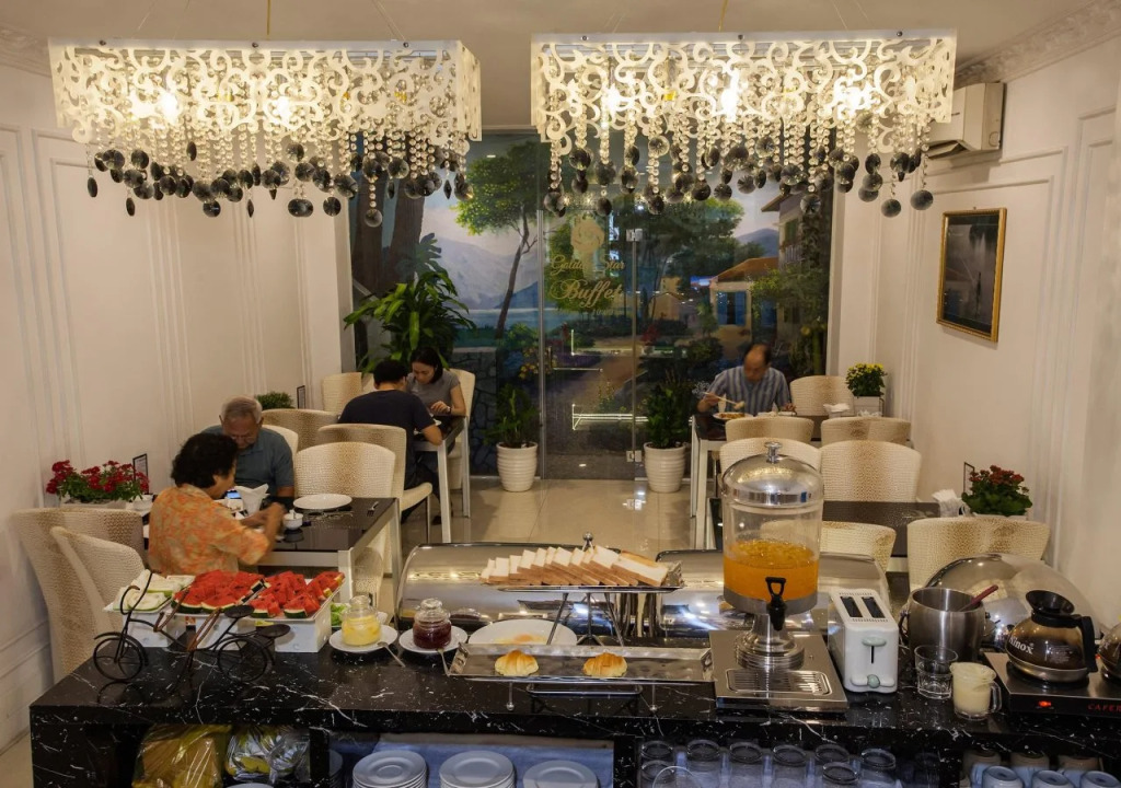 Golden Star Hotel