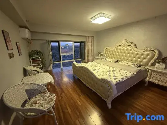 Yiran Loft Homestay (Zhongwei Xiangyang Pedestrian Street)