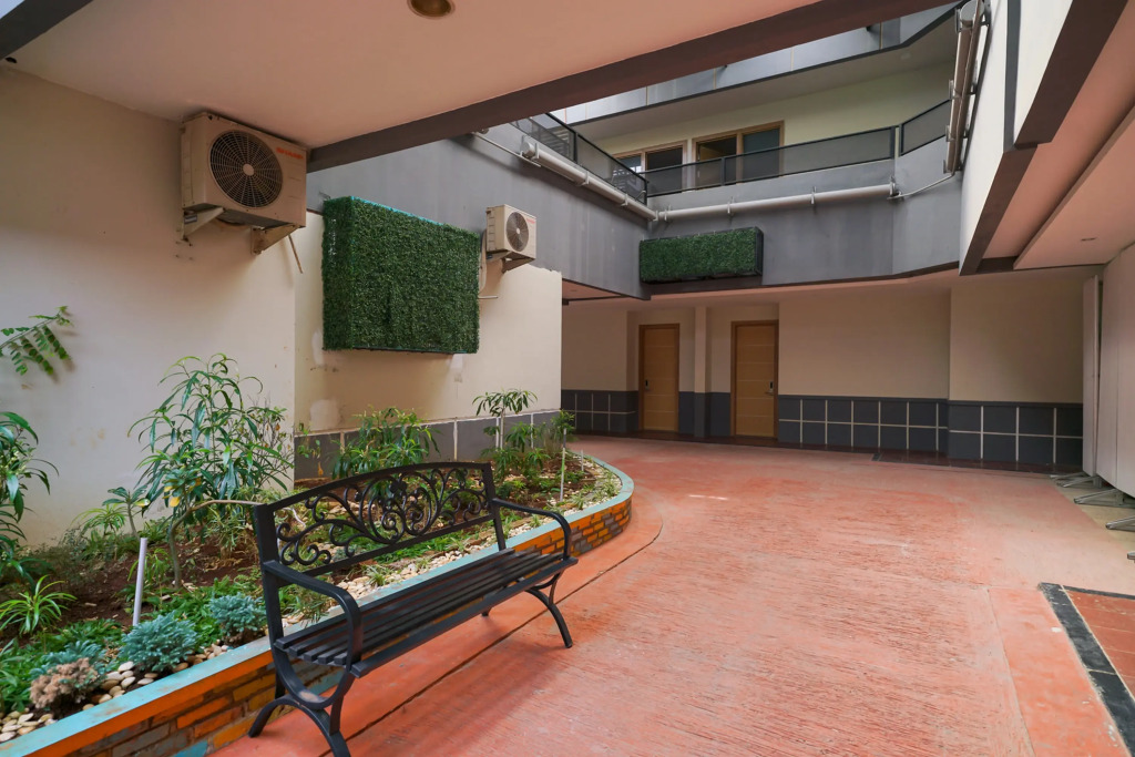 Sans Hotel Rumah Kita Daan Mogot by RedDoorz